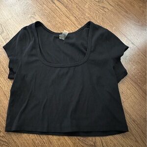 Outdoor Voices Black Short Sleeve Tee size large scoop neckline